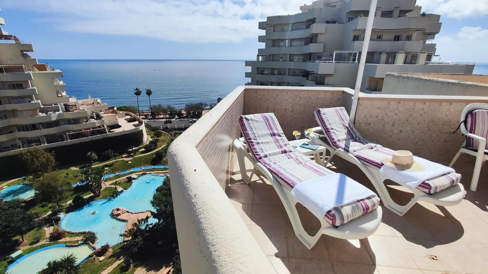Benal Beach Apartment With Sunny Terrace And Water Park Benalmadena