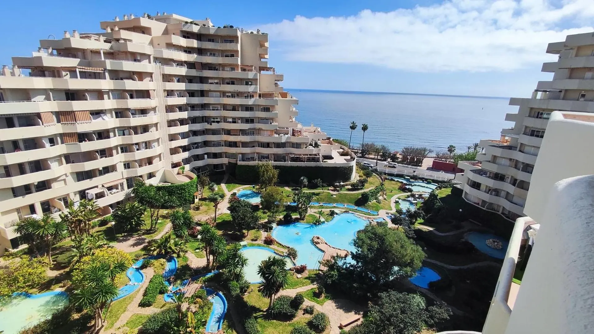 Benal Beach Apartment With Sunny Terrace And Water Park Benalmadena