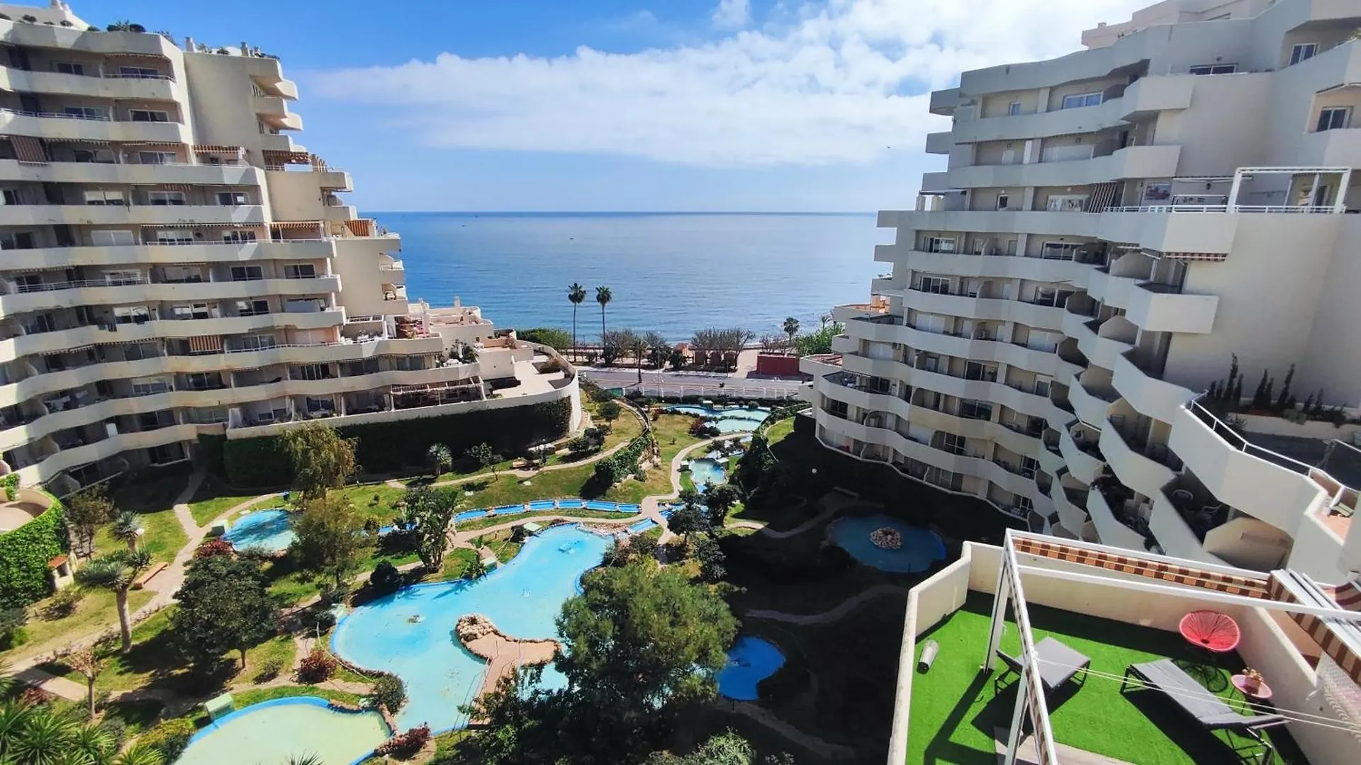 Benal Beach Apartment With Sunny Terrace And Water Park Benalmadena