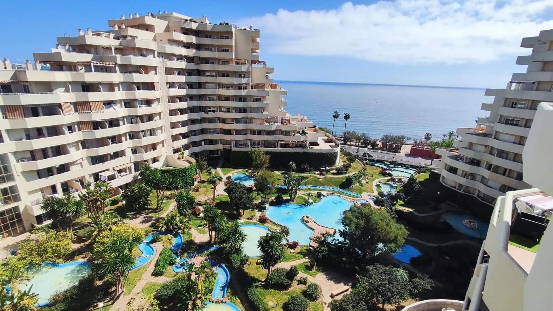 Benal Beach Apartment With Sunny Terrace And Water Park Benalmadena