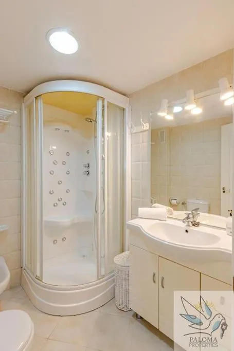 Benal Beach Apartment With Sunny Terrace And Water Park Benalmadena