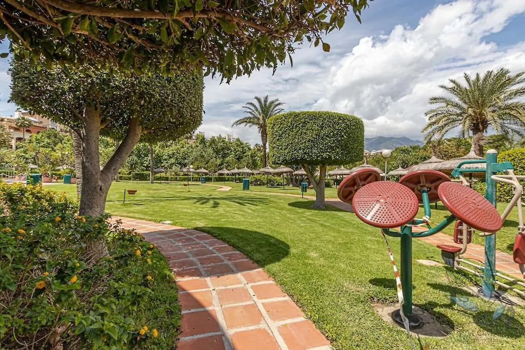 Benal Beach Apartment With Sunny Terrace And Water Park Benalmadena